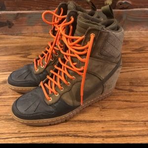Nike wedge boot